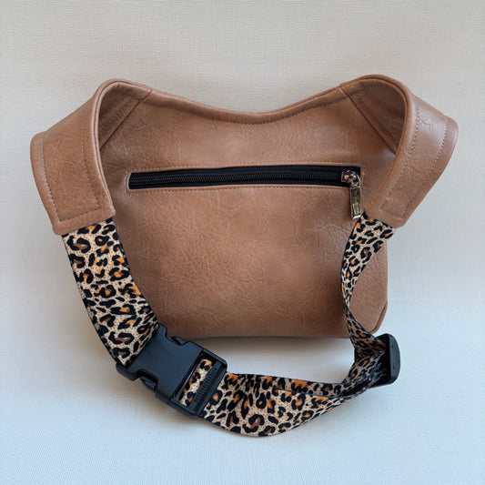 Riñonera Camel Luxury Top + Bolsillo trasero · Polipiel · Pieza Exclusiva Núm. 16630
