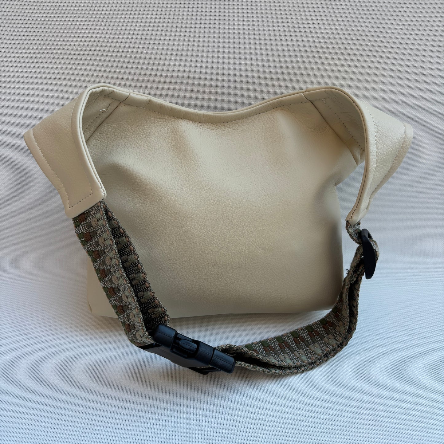 Riñonera Special Beige · Polipiel · Pieza Única Núm. 16631