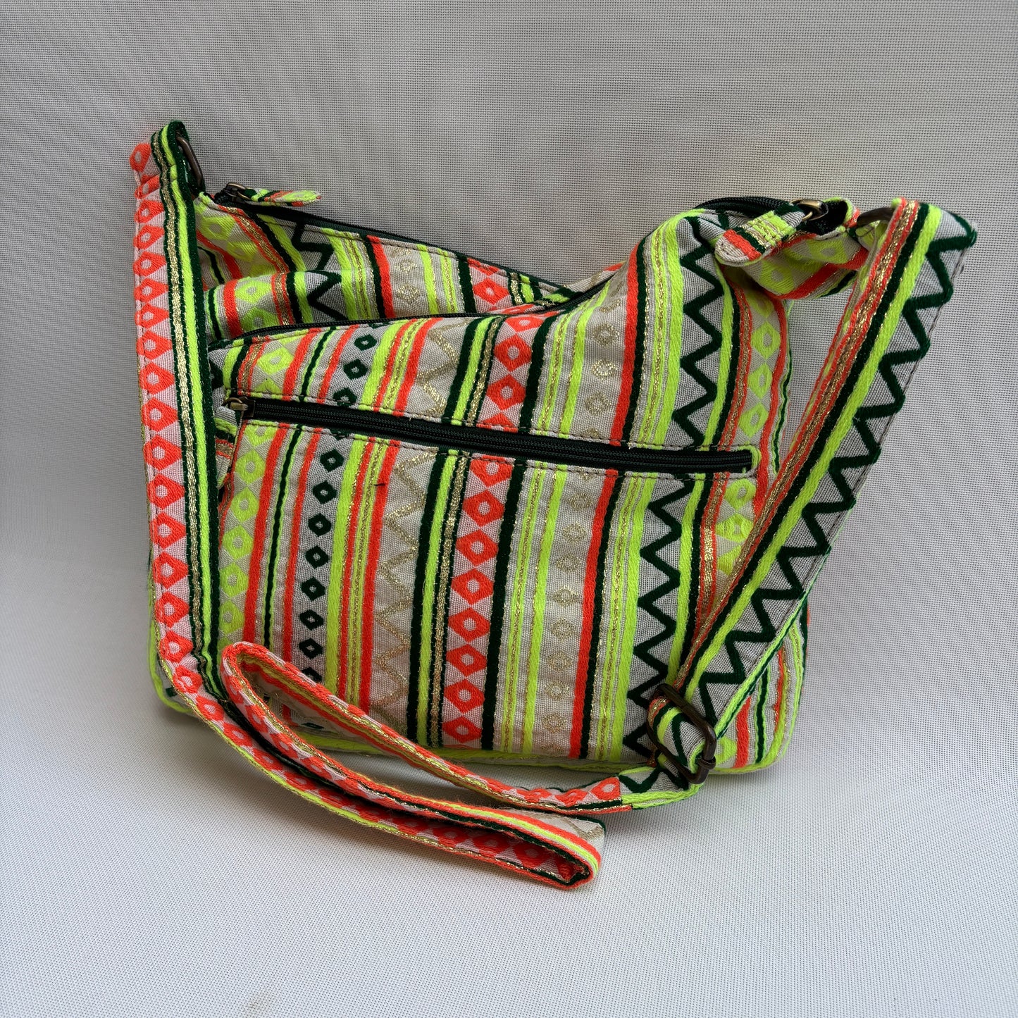 Bolso Bandolera Súper Caomka "Neon Jungle Spirit" · Pieza Única Núm. 18811