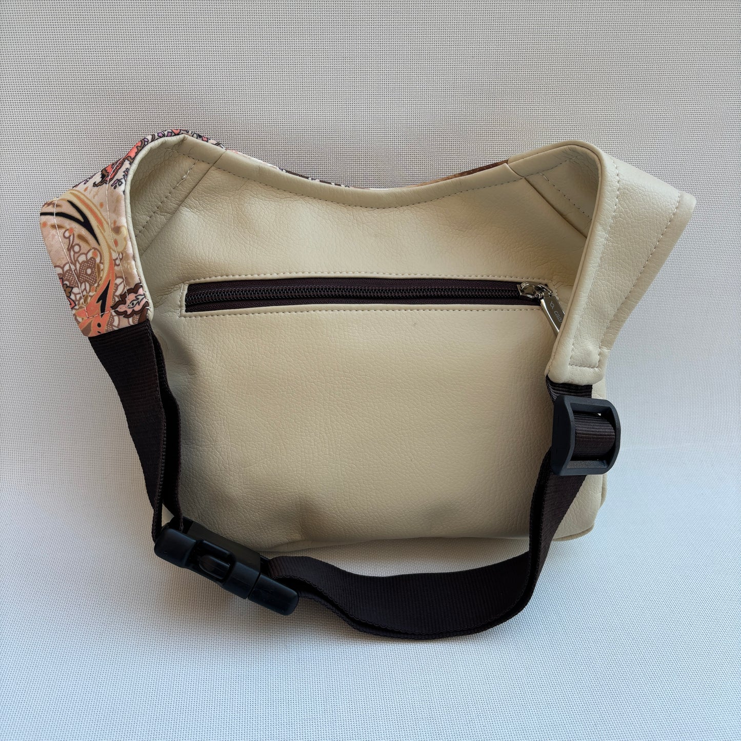 Riñonera Beige & Art + Bolsillo trasero · Polipiel · Pieza Única Núm. 16632