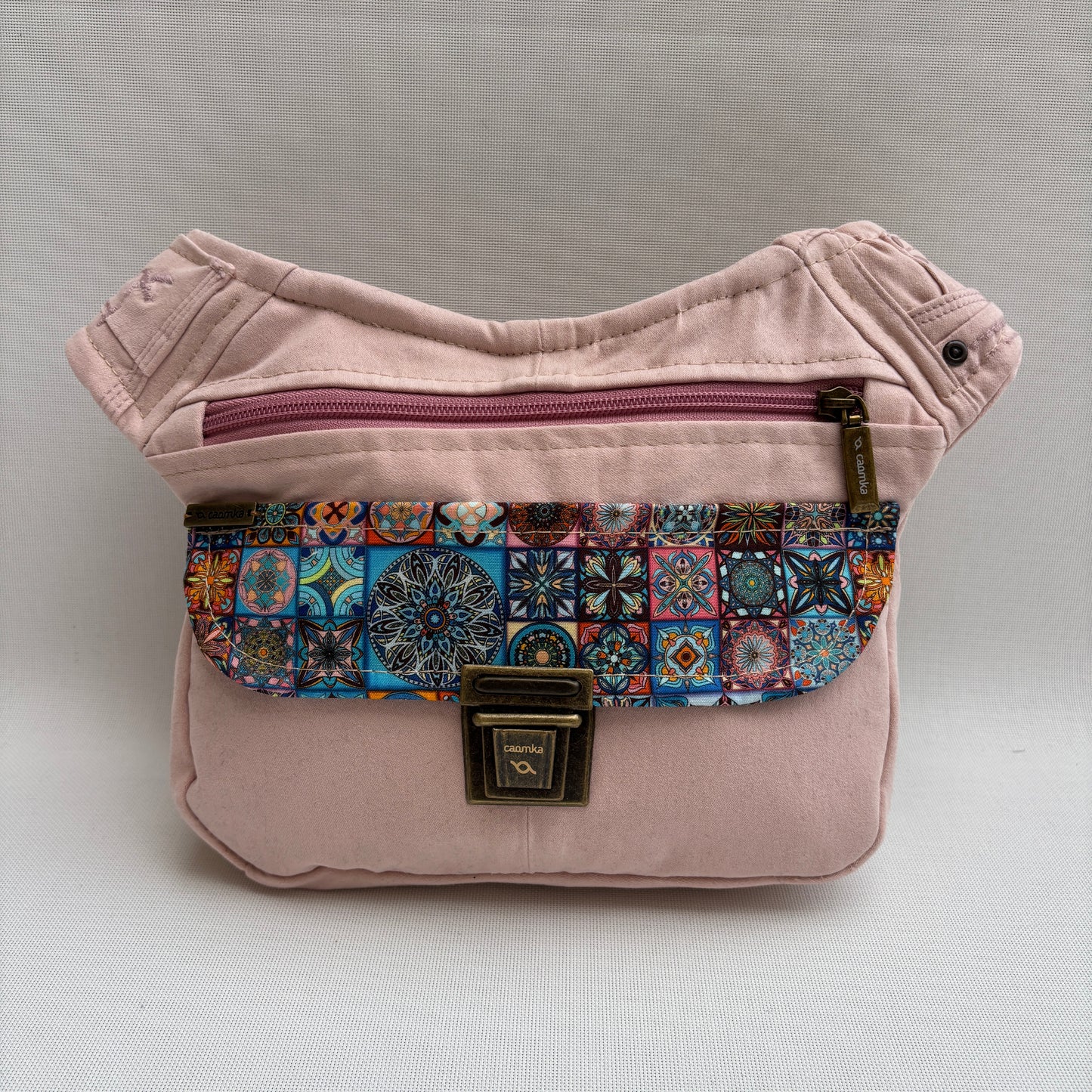 Riñonera "Pink Mandalas Top" ♻️ Jeans Recycled ♻️ · Pieza Única Núm. 18209