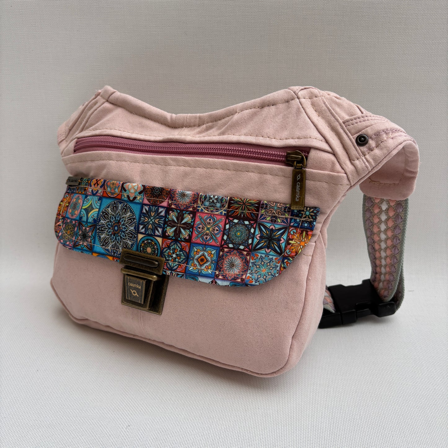 Riñonera "Pink Mandalas Top" ♻️ Jeans Recycled ♻️ · Pieza Única Núm. 18209