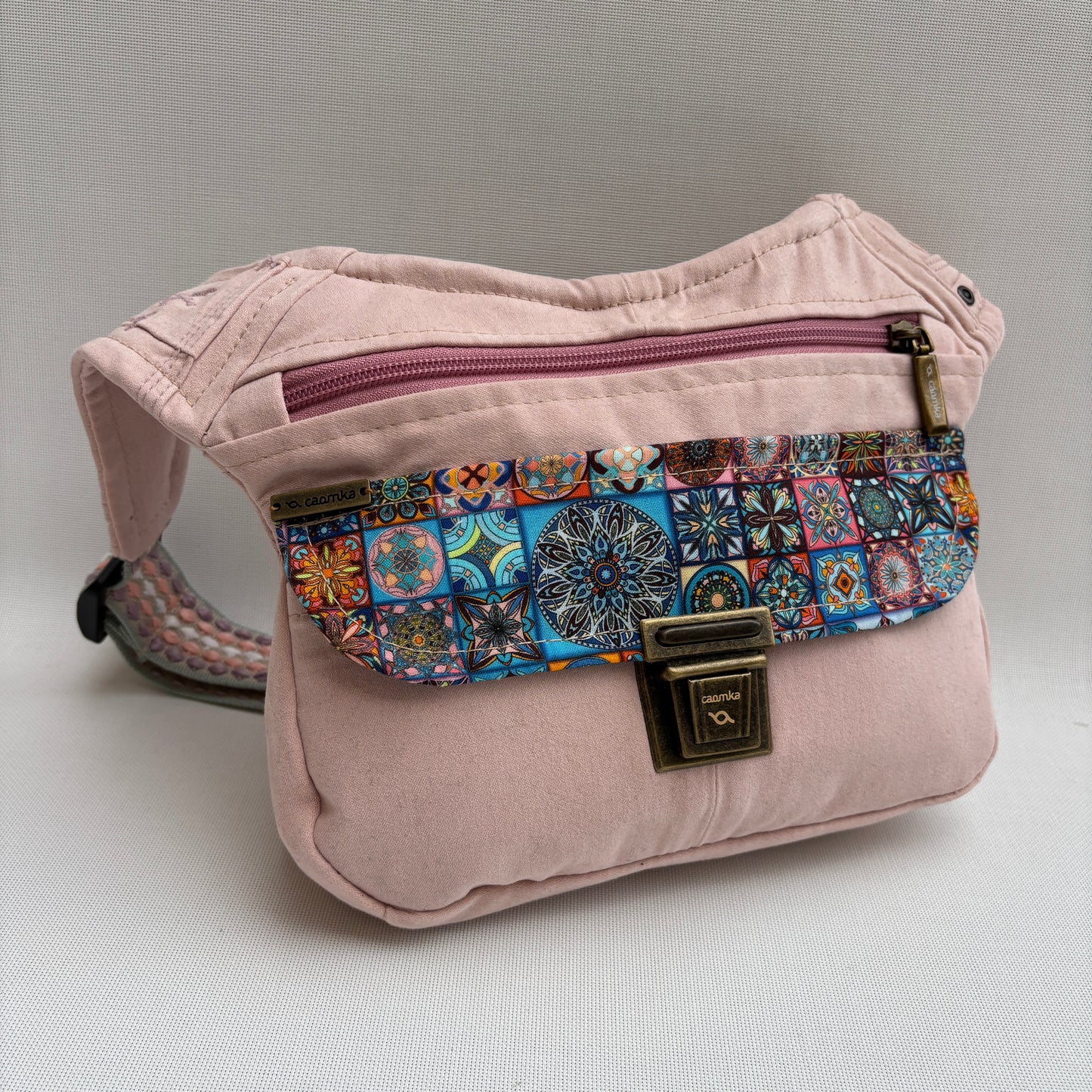 Riñonera "Pink Mandalas Top" ♻️ Jeans Recycled ♻️ · Pieza Única Núm. 18209
