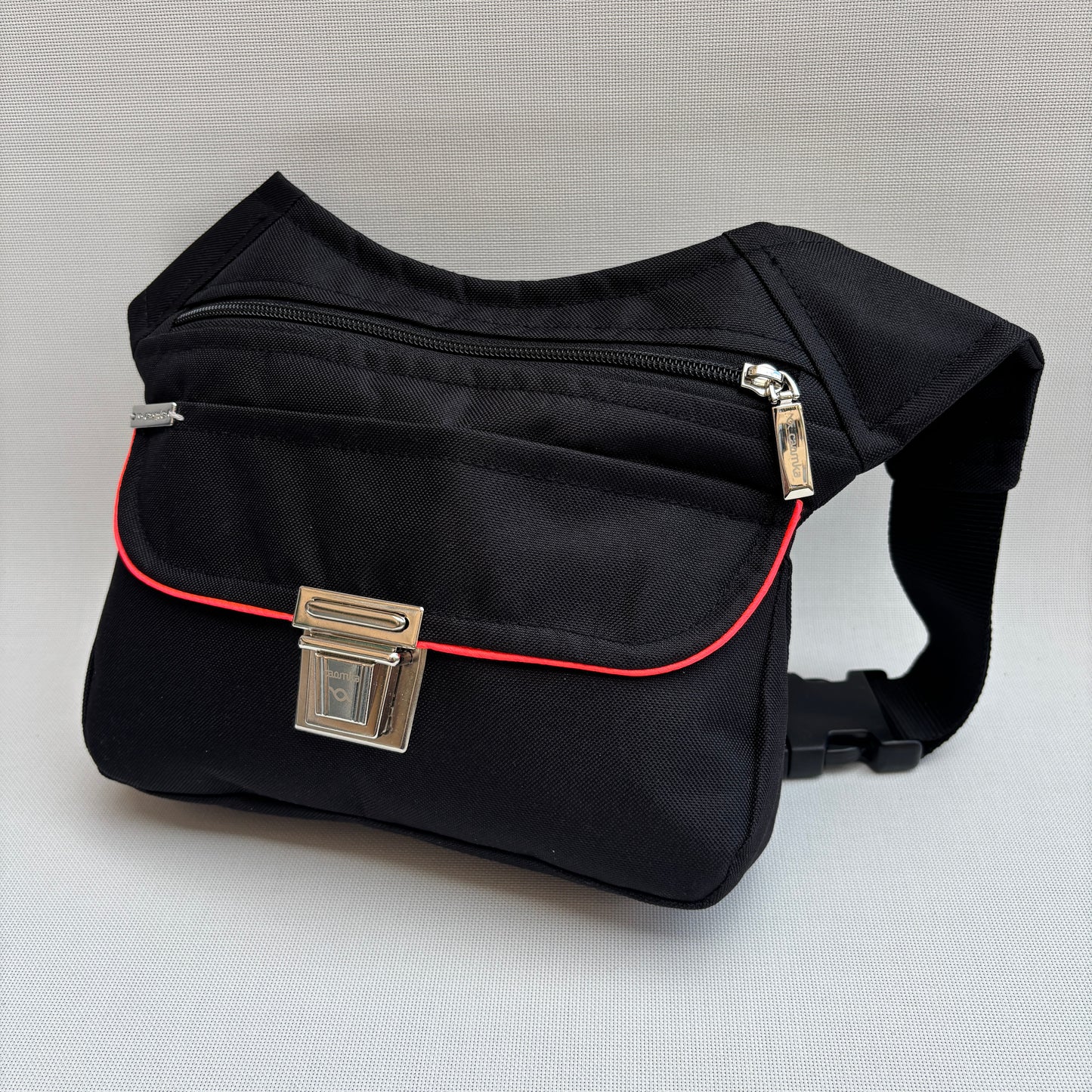 Special Black Contrast "Impermeable" + Bolsillo trasero · Pieza Única Núm. 17407
