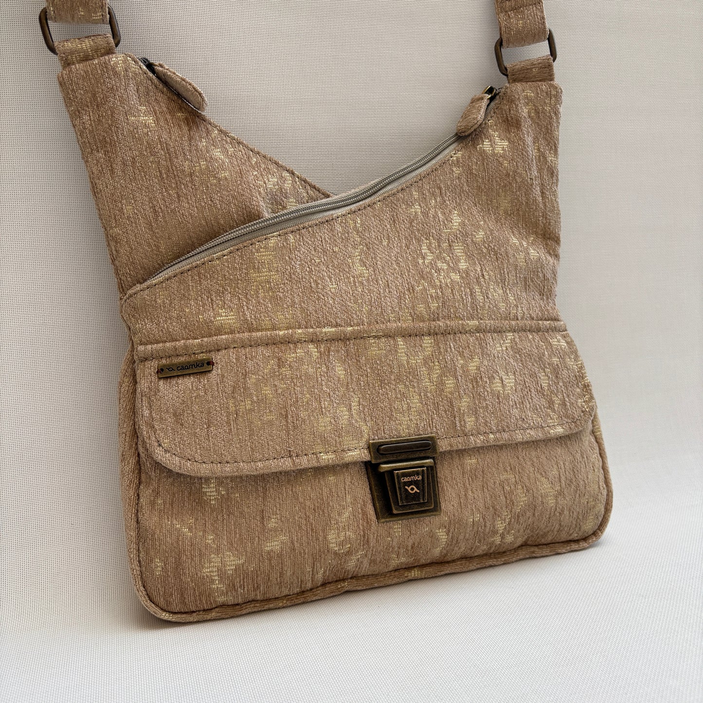 Bolso Bandolera Súper Caomka "Golden Sand Glow" · Pieza Única Núm. 18814