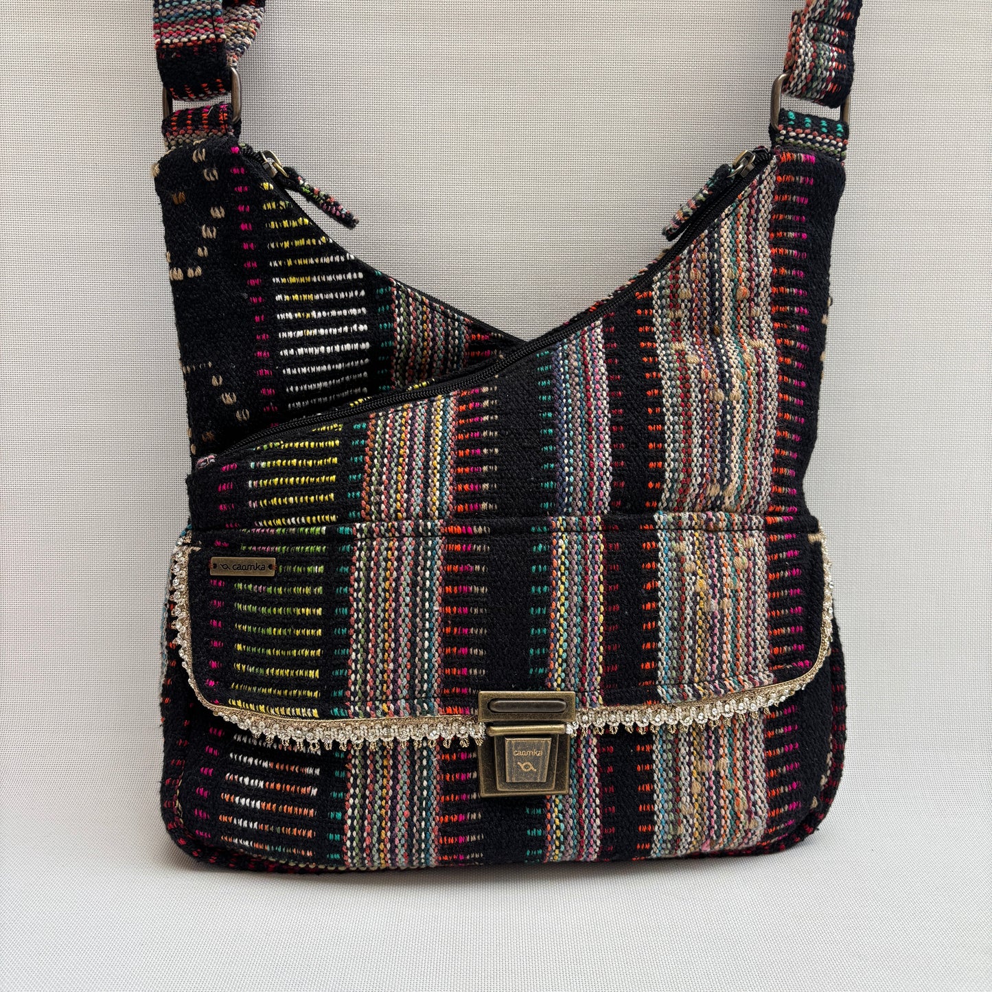 Bolso Bandolera Súper Caomka "Tribal Night Spark" · Pieza Única Núm. 18803