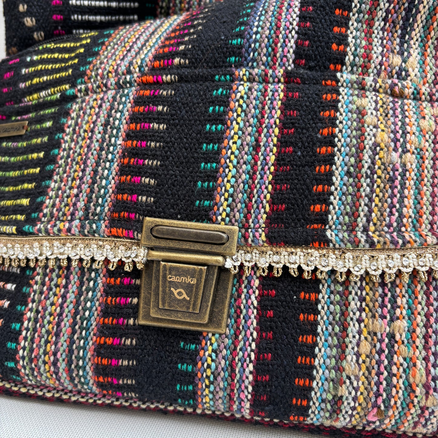 Bolso Bandolera Súper Caomka "Tribal Night Spark" · Pieza Única Núm. 18803