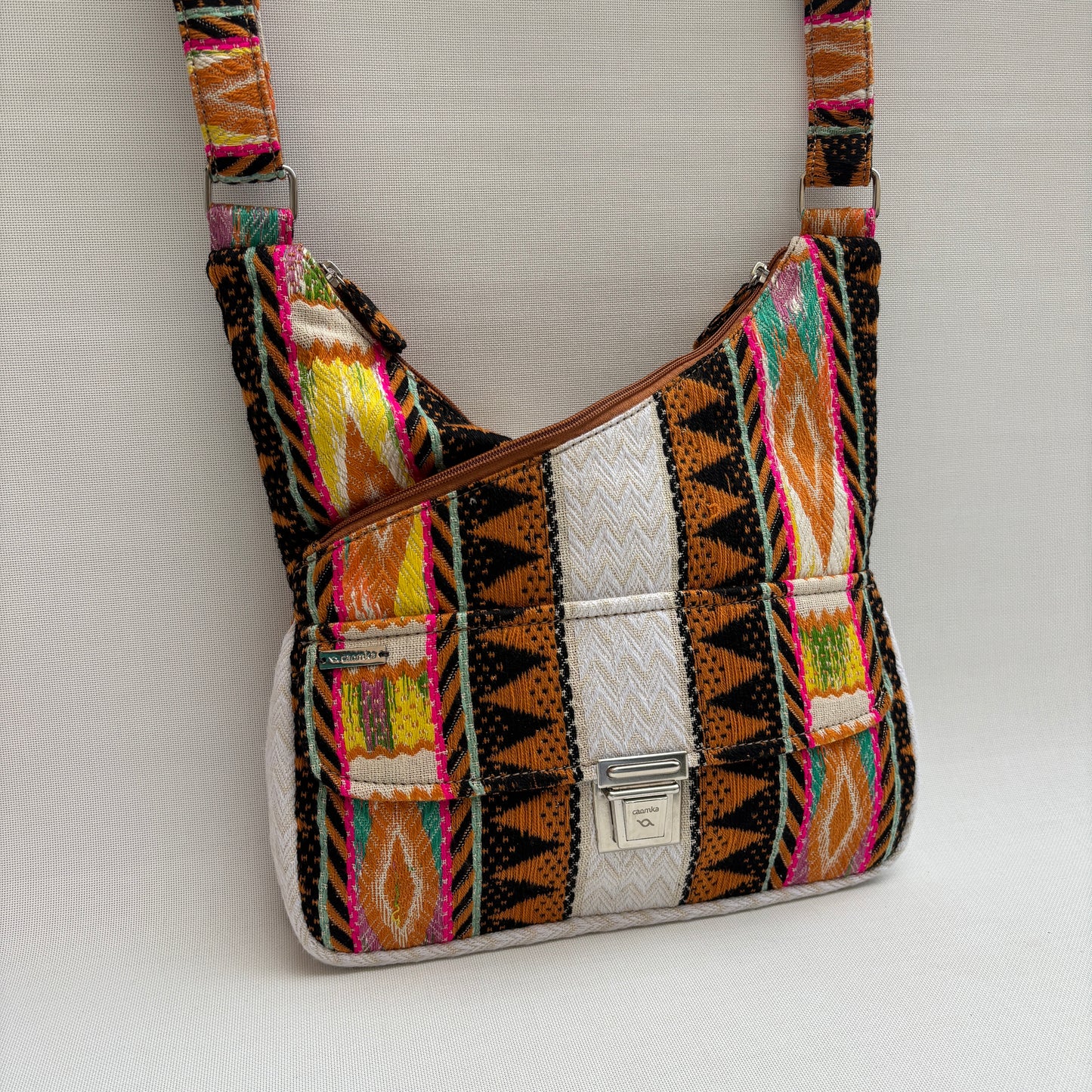 Bolso Bandolera Súper Caomka "Tribal Sunset Vibes" · Pieza Única Núm. 18802