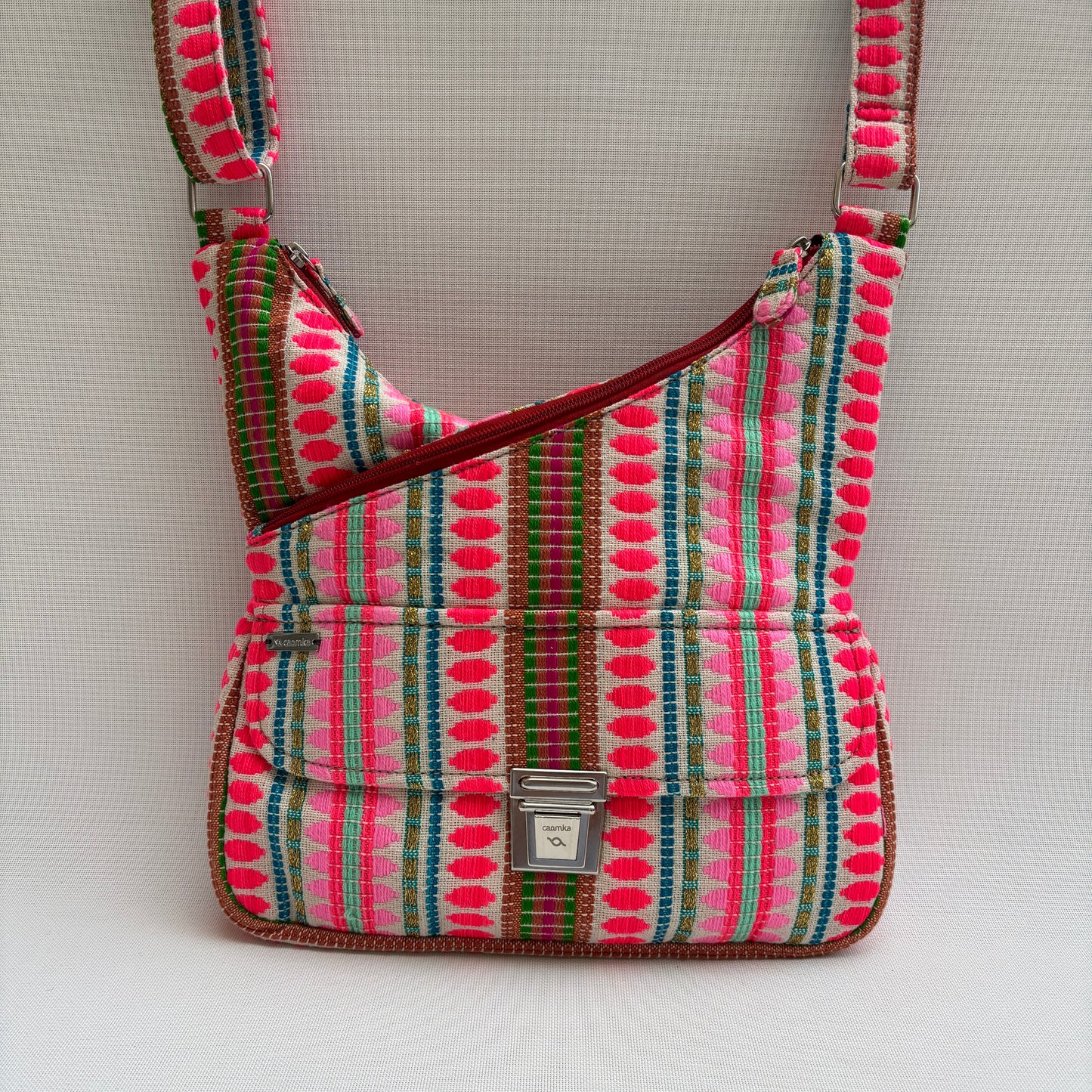 Bolso Bandolera Súper Caomka "Pink Nomad Fiesta" · Pieza Única Núm. 18796