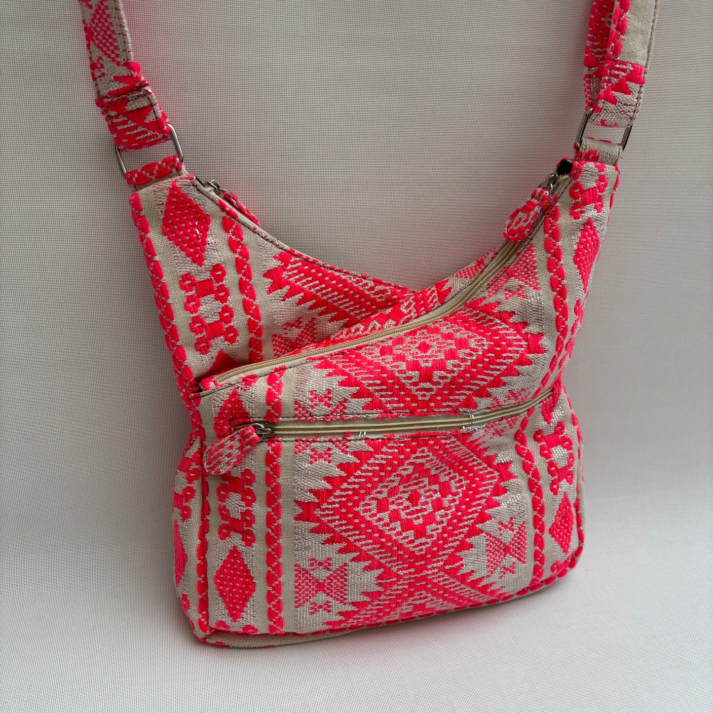 Bolso Bandolera Súper Caomka "Neon Desert Soul" · Pieza Única Núm. 18795