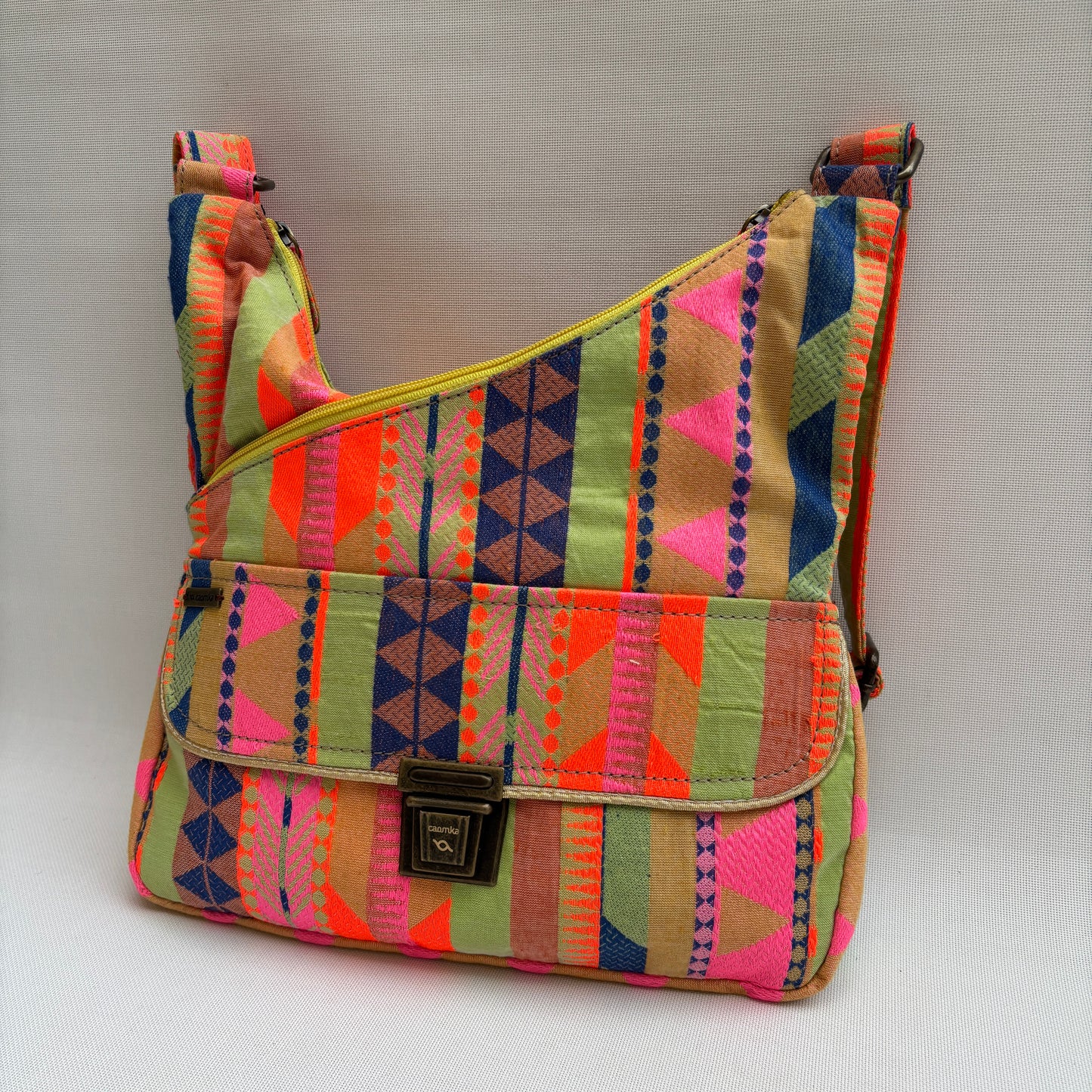 Bolso Bandolera Súper Caomka "Neon Tribal Jungle" · Pieza Única Núm. 18793