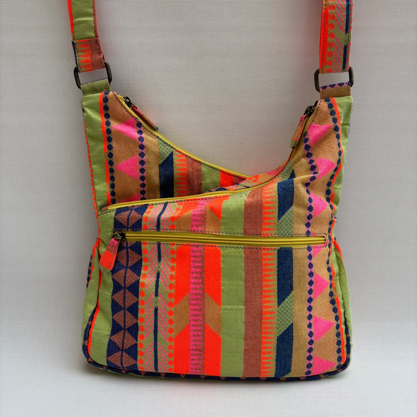 Bolso Bandolera Súper Caomka "Neon Tribal Jungle" · Pieza Única Núm. 18793