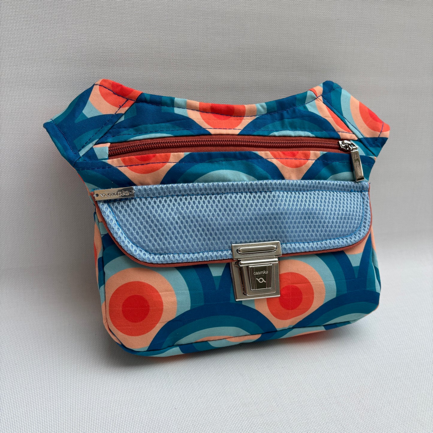 Riñonera "Special Retro Waves" + Bolsillo trasero · Pieza Única Núm. 18136