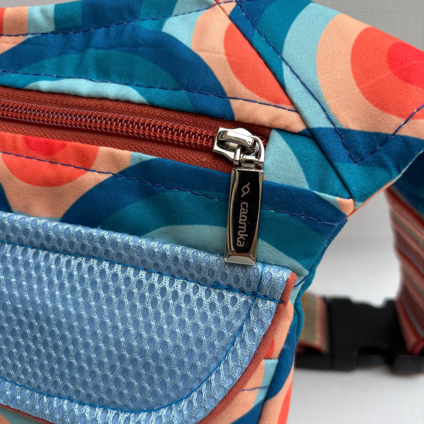 Riñonera "Special Retro Waves" + Bolsillo trasero · Pieza Única Núm. 18136