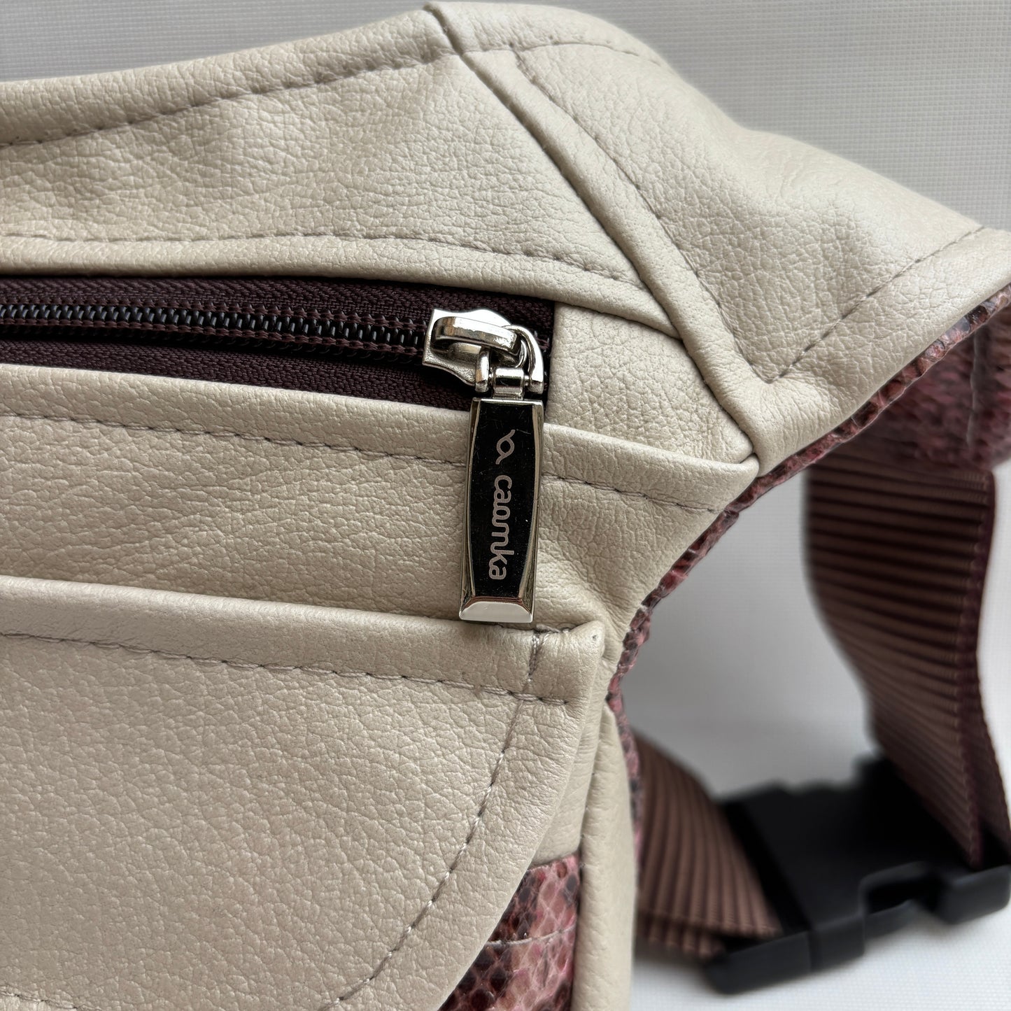 Riñonera "Beige & Animal Print" + Bolsillo trasero · Polipiel · Pieza Única Núm. 18305
