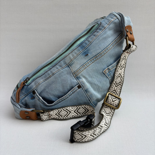 Riñonera RetroChic “Belt Edition” ♻️ Jeans Recycled ♻️ · Edición Limitada · Pieza Única Núm. 18122