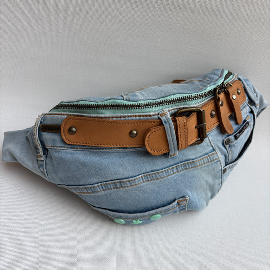 Riñonera RetroChic “Belt Edition” ♻️ Jeans Recycled ♻️ · Edición Limitada · Pieza Única Núm. 18122