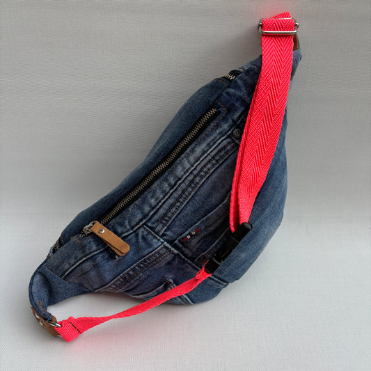 Riñonera RetroChic “Belt Edition” ♻️ Jeans Recycled ♻️ · Edición Limitada · Pieza Única Núm. 18123