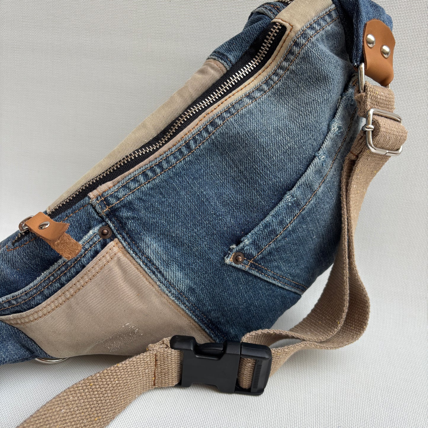 Riñonera RetroChic “Belt Edition” ♻️ Jeans Recycled ♻️ · Edición Limitada · Pieza Única Núm. 18125