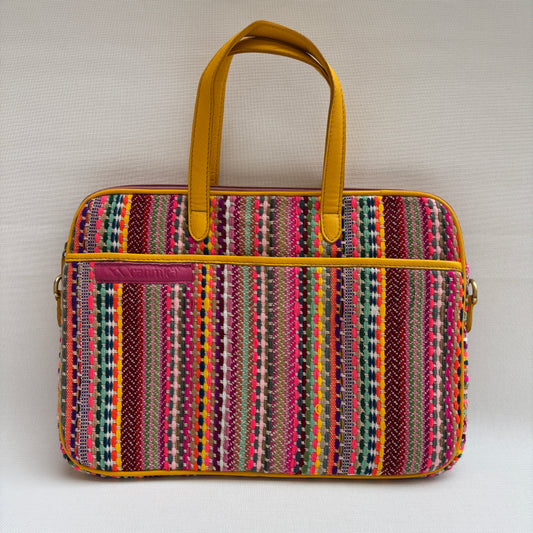 Bolso Porta Portátil “Tribe Joy Mustard” · Pieza Única Núm. 18913