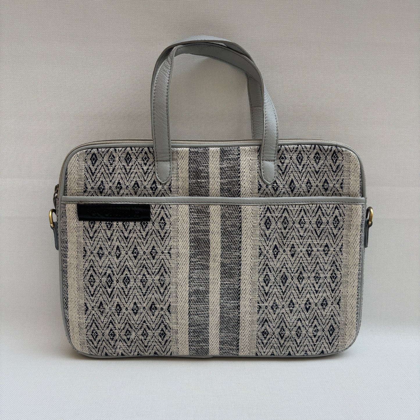 Bolso Porta Portátil “Nordic Grey Soul" · Pieza Única Núm. 18917