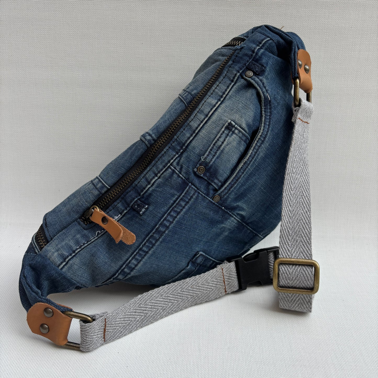 Riñonera RetroChic “Belt Edition” ♻️ Jeans Recycled ♻️ · Edición Limitada · Pieza Única Núm. 18127