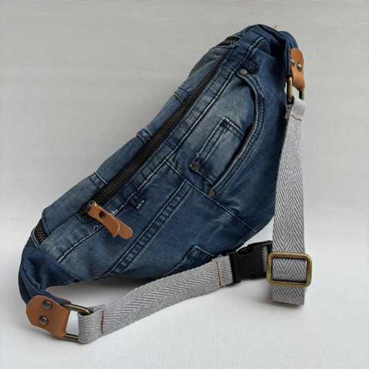 Riñonera RetroChic “Belt Edition” ♻️ Jeans Recycled ♻️ · Edición Limitada · Pieza Única Núm. 18127