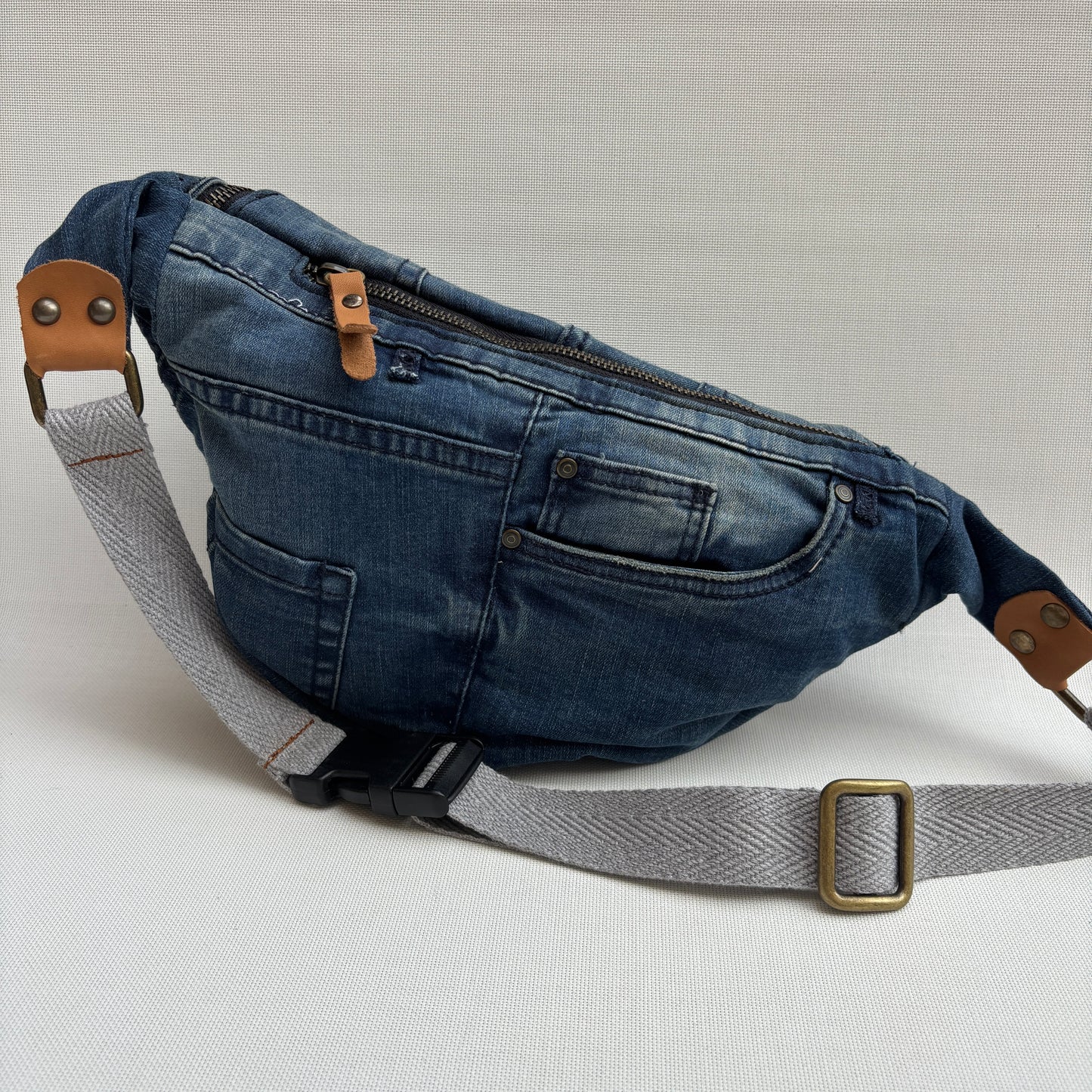 Riñonera RetroChic “Belt Edition” ♻️ Jeans Recycled ♻️ · Edición Limitada · Pieza Única Núm. 18127