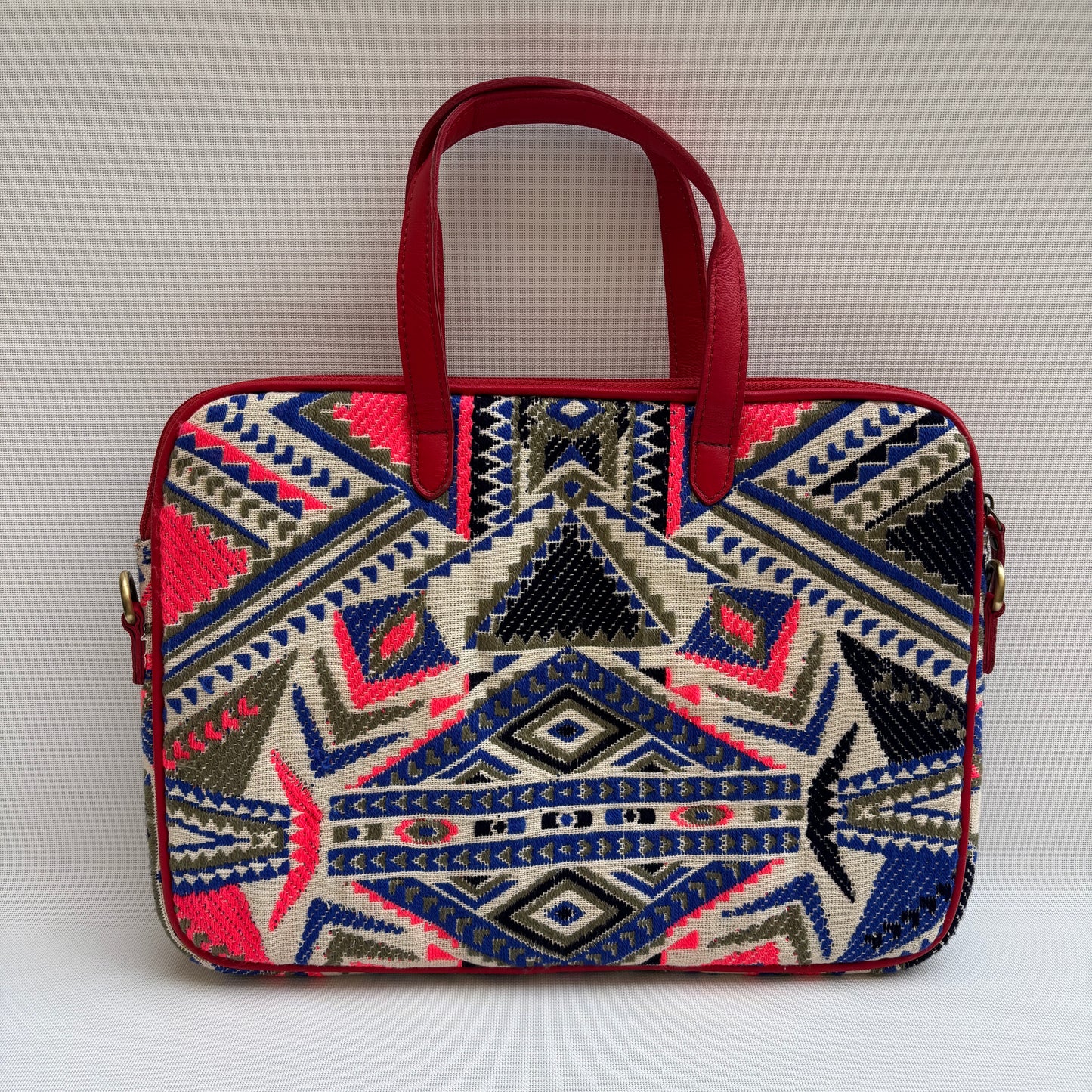 Bolso Porta Portátil “Aztec Red Spirit" · Pieza Única Núm. 18916