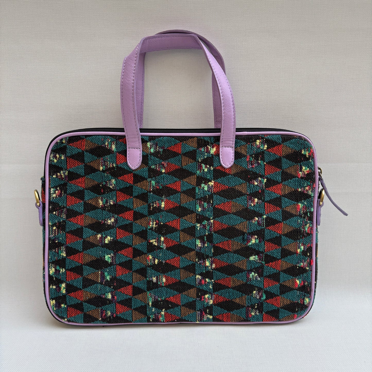 Bolso Porta Portátil “Geometric Violet Mood” · Pieza Única Núm. 18915