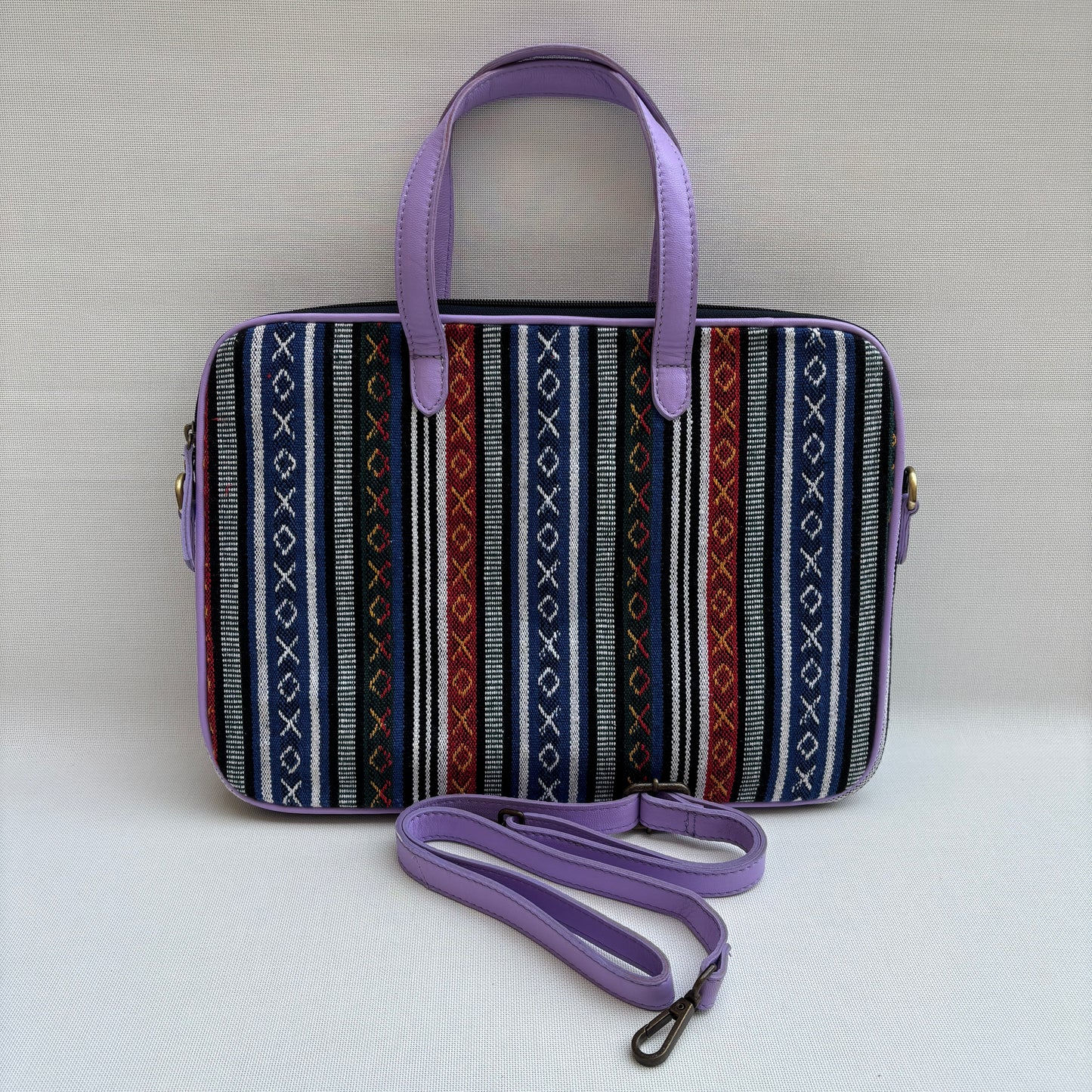 Bolso Porta Portátil “Ethnic Violet Soul” · Pieza Única Núm. 18914