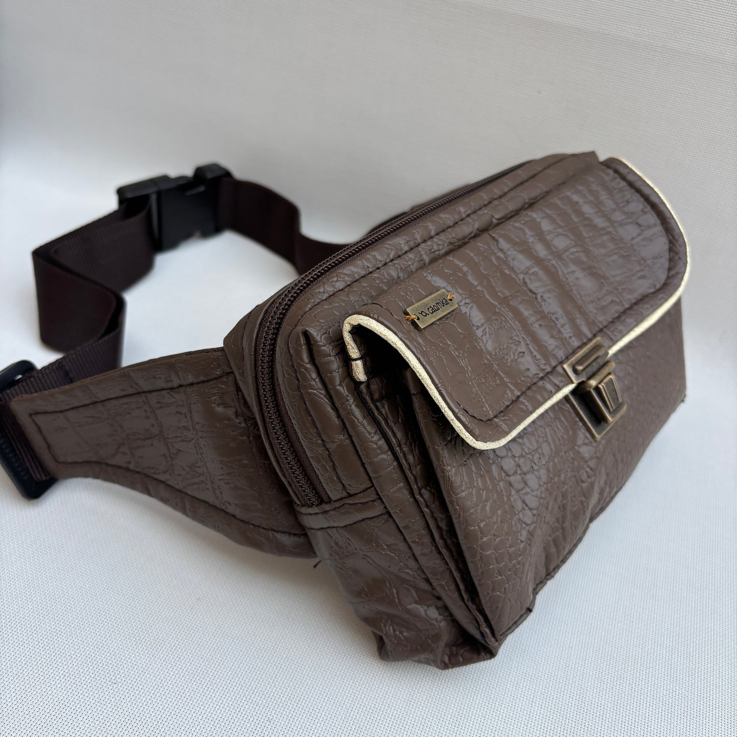 Riñonera Urban "Elegant Brown" · Polipiel · Pieza Única Núm. 18907