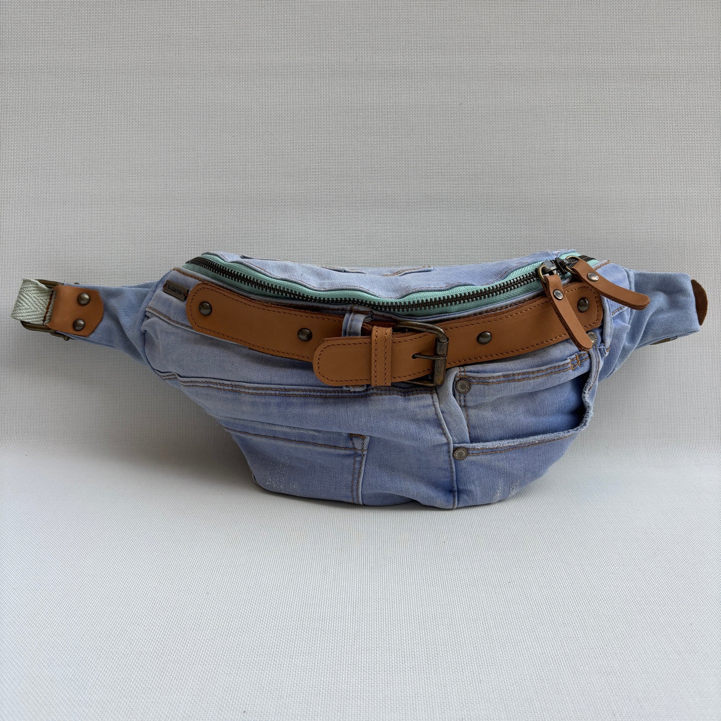 Riñonera RetroChic “Belt Edition” ♻️ Jeans Recycled ♻️ · Edición Limitada · Pieza Única Núm. 18201