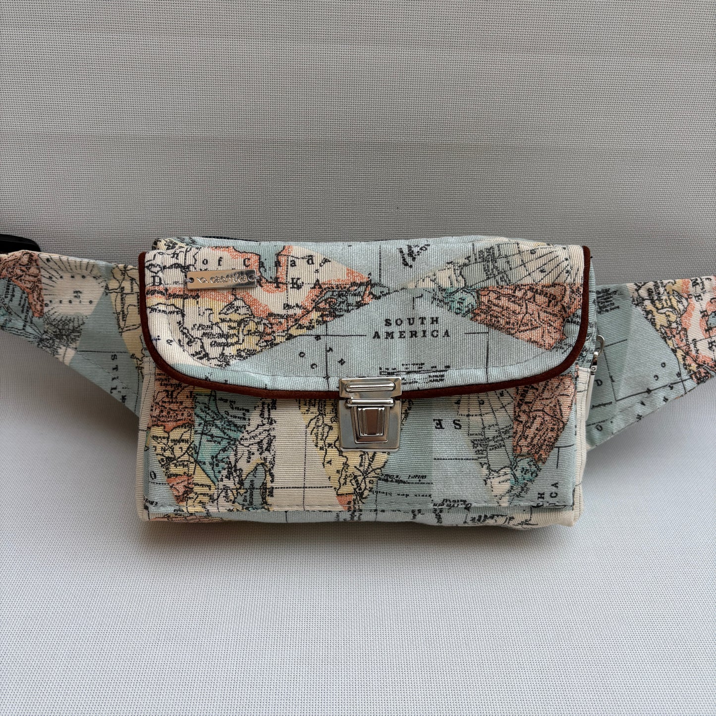Riñonera Urban "Special Mapamundi Top" · Pieza Única Núm. 18904