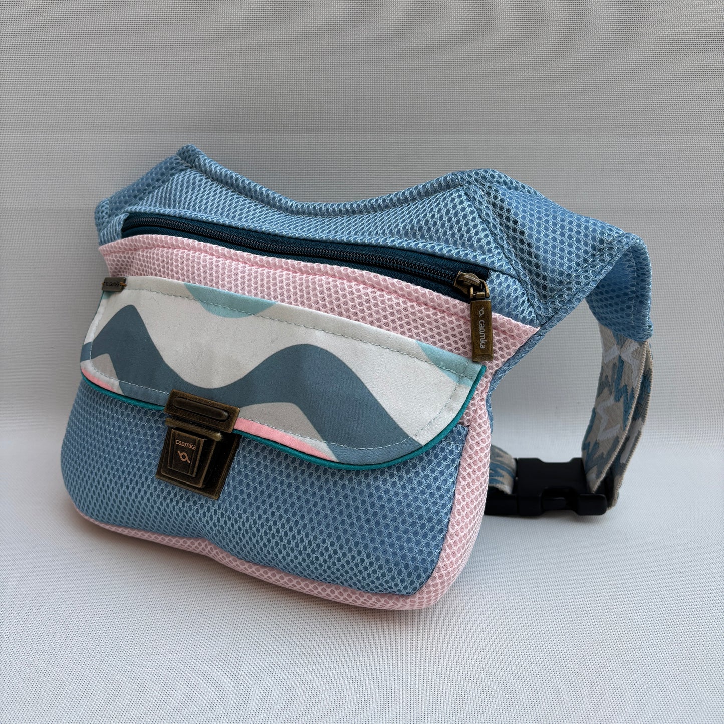 Riñonera "Special Sea & Soft3D Pink Top" · Pieza Única Núm. 18908