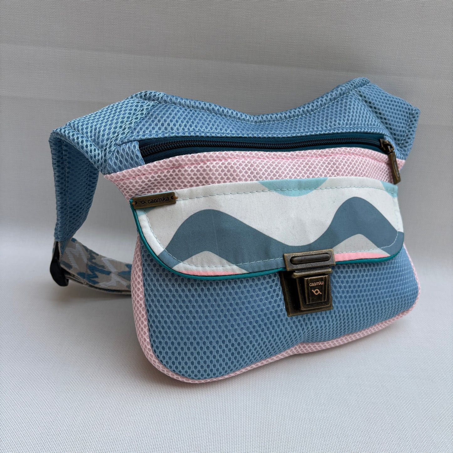 Riñonera "Special Sea & Soft3D Pink Top" · Pieza Única Núm. 18908