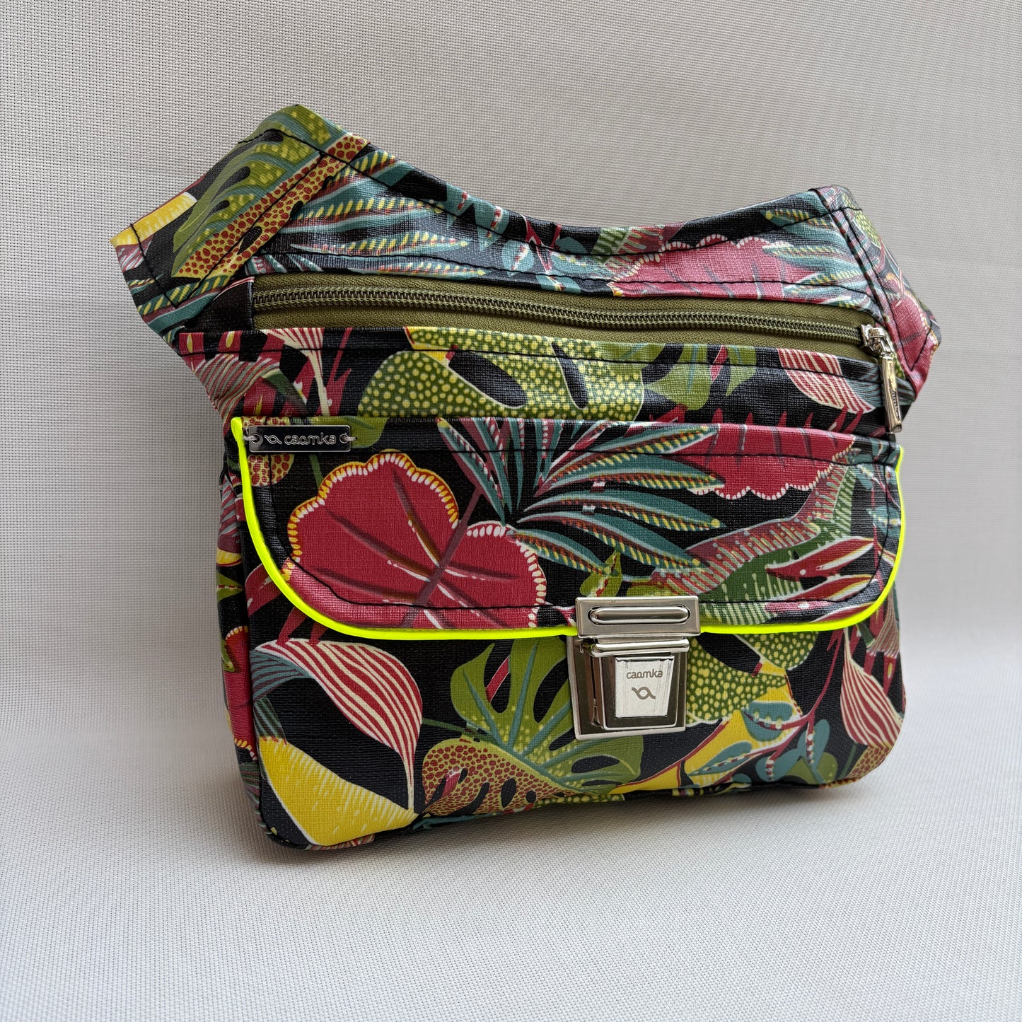 Riñonera "Special Tropical" · Impermeable · Pieza Única Núm. 18955