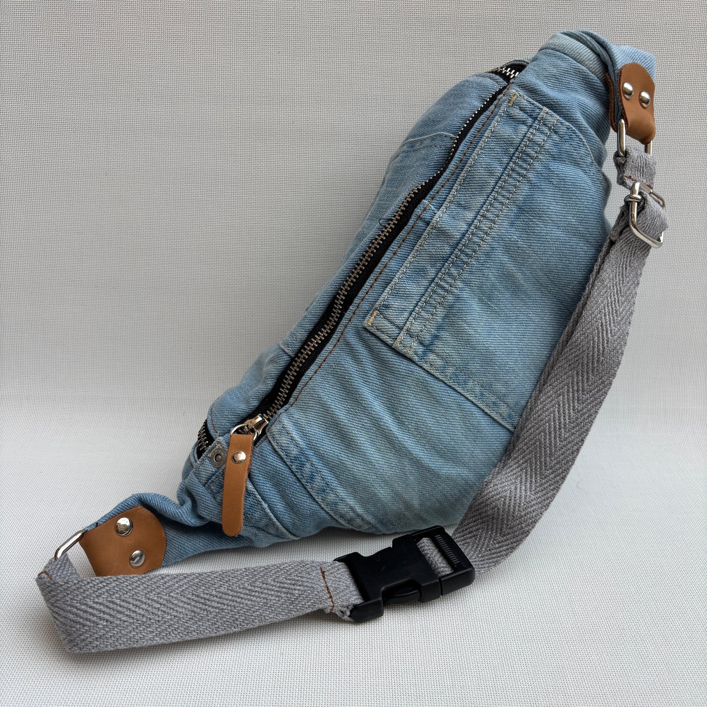 Riñonera RetroChic “Belt Edition” ♻️ Jeans Recycled ♻️ · Edición Limitada · Pieza Única Núm. 18108