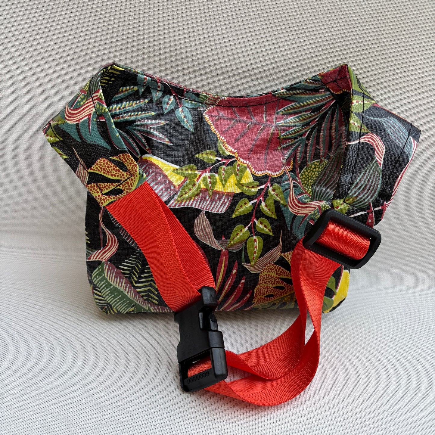 Riñonera "Special Tropical" · Impermeable · Pieza Única Núm. 18955