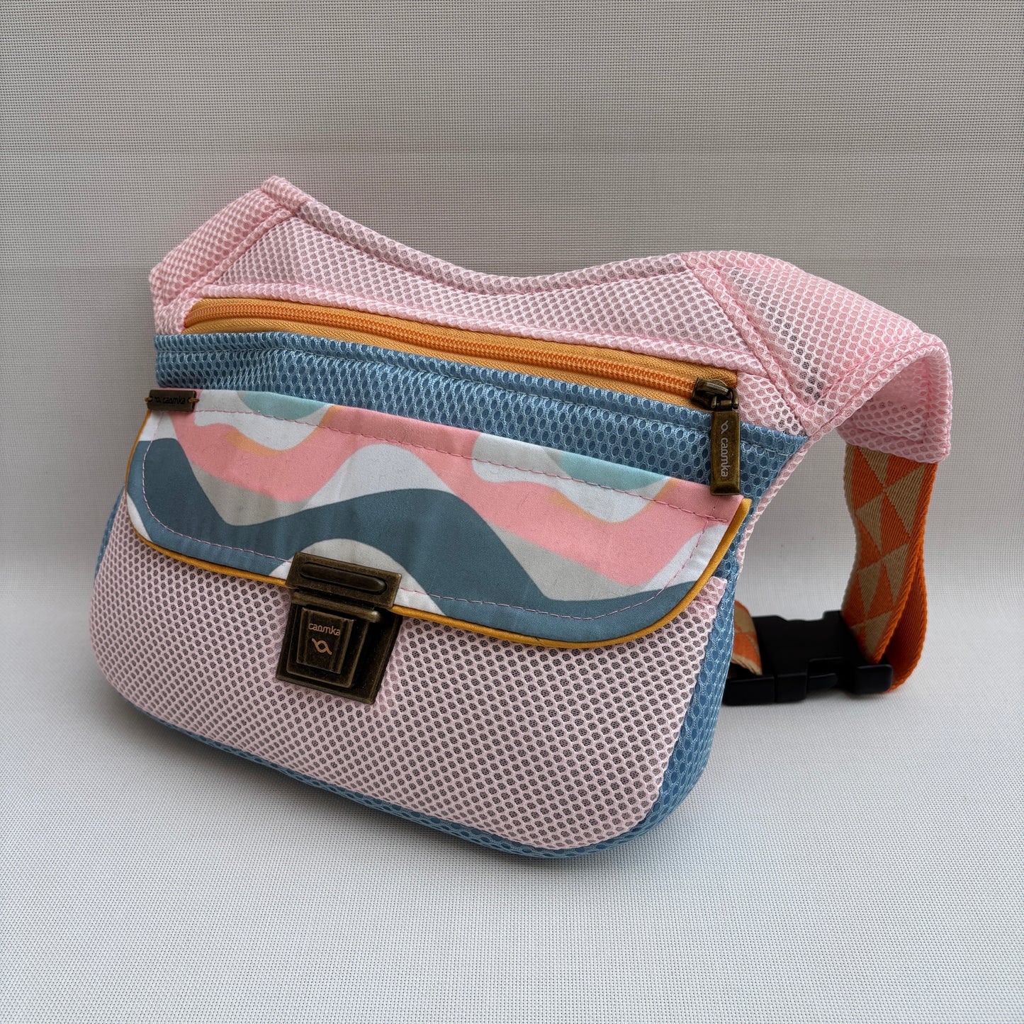 Riñonera "Soft Pink Sea 3D Top" · Pieza Única Núm. 18932