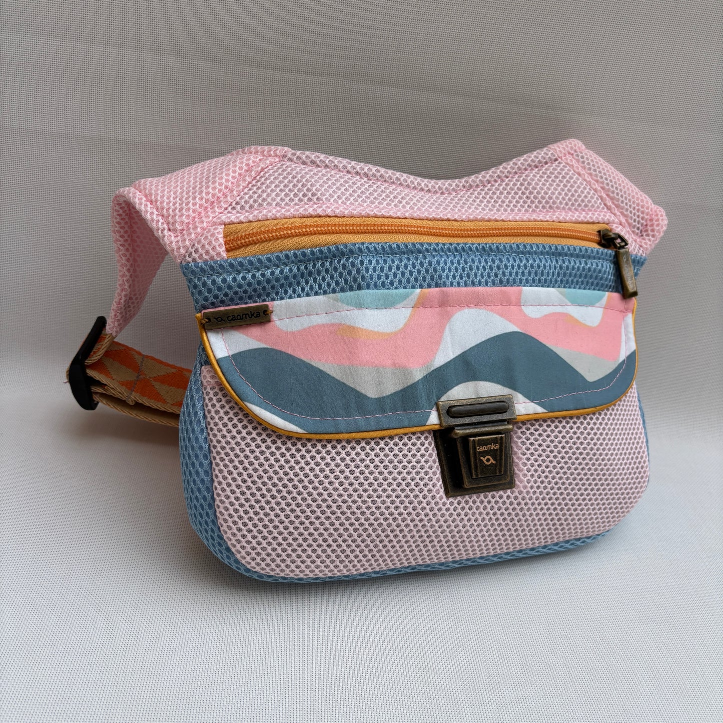 Riñonera "Soft Pink Sea 3D Top" · Pieza Única Núm. 18932