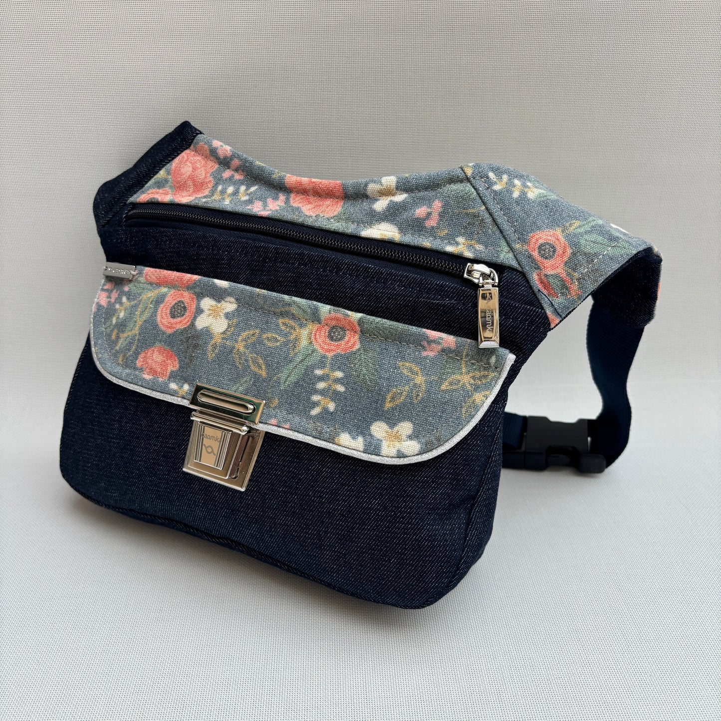 Riñonera "Rosas Nepal Jeans" + Bolsillo trasero · Pieza Única Núm. 17397