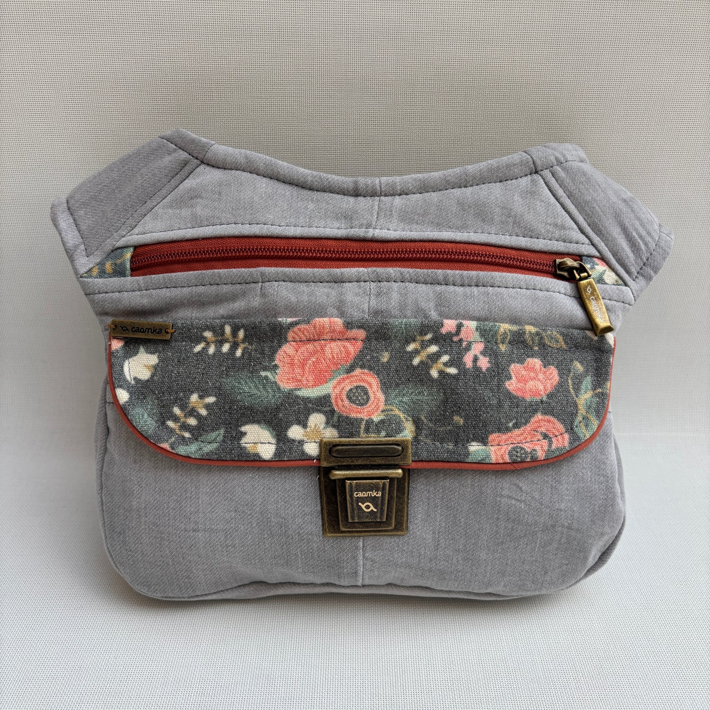 Riñonera "Nepal Rosas ♻️ Jeans Recycled ♻️ · Pieza Única Núm. 17398