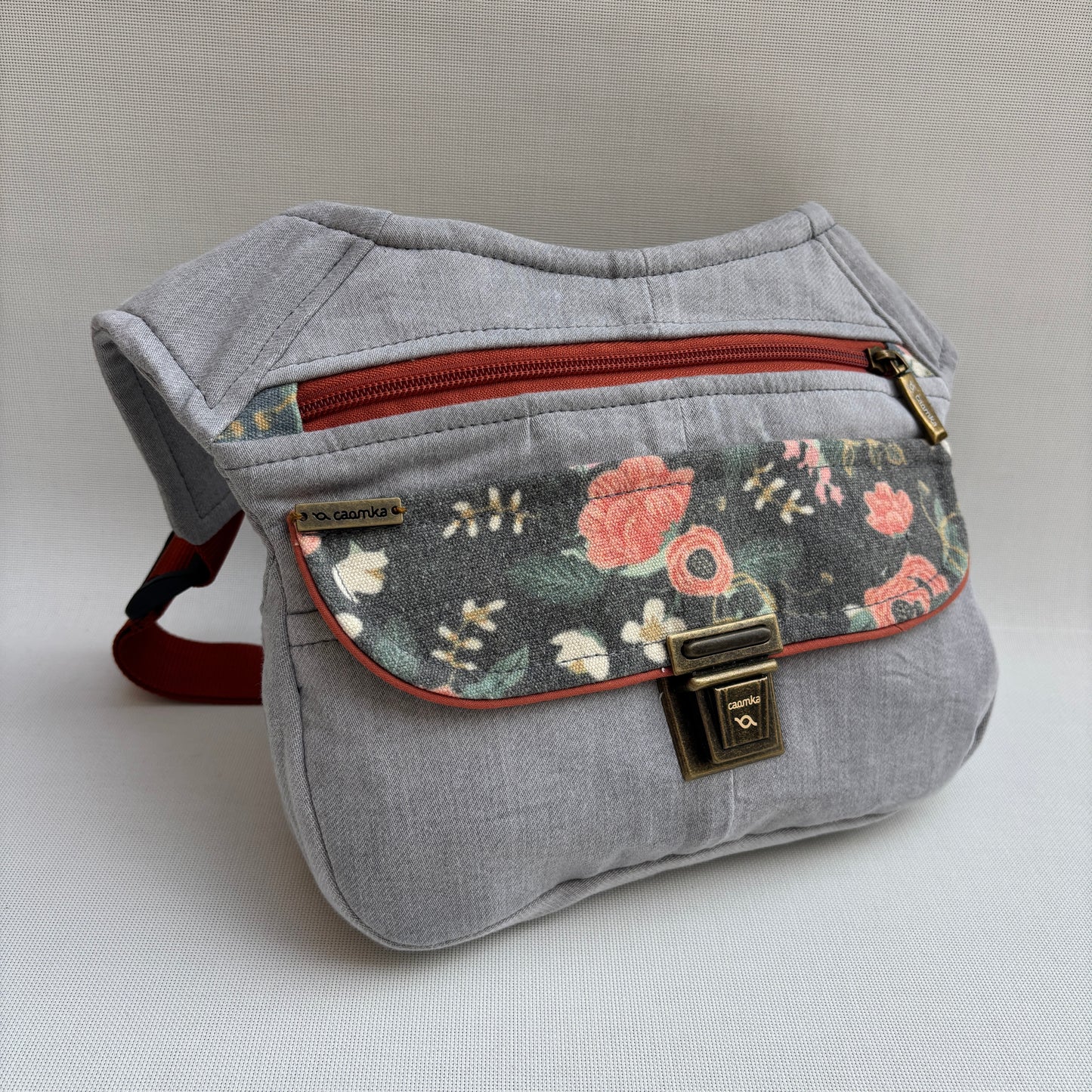 Riñonera "Nepal Rosas ♻️ Jeans Recycled ♻️ · Pieza Única Núm. 17398