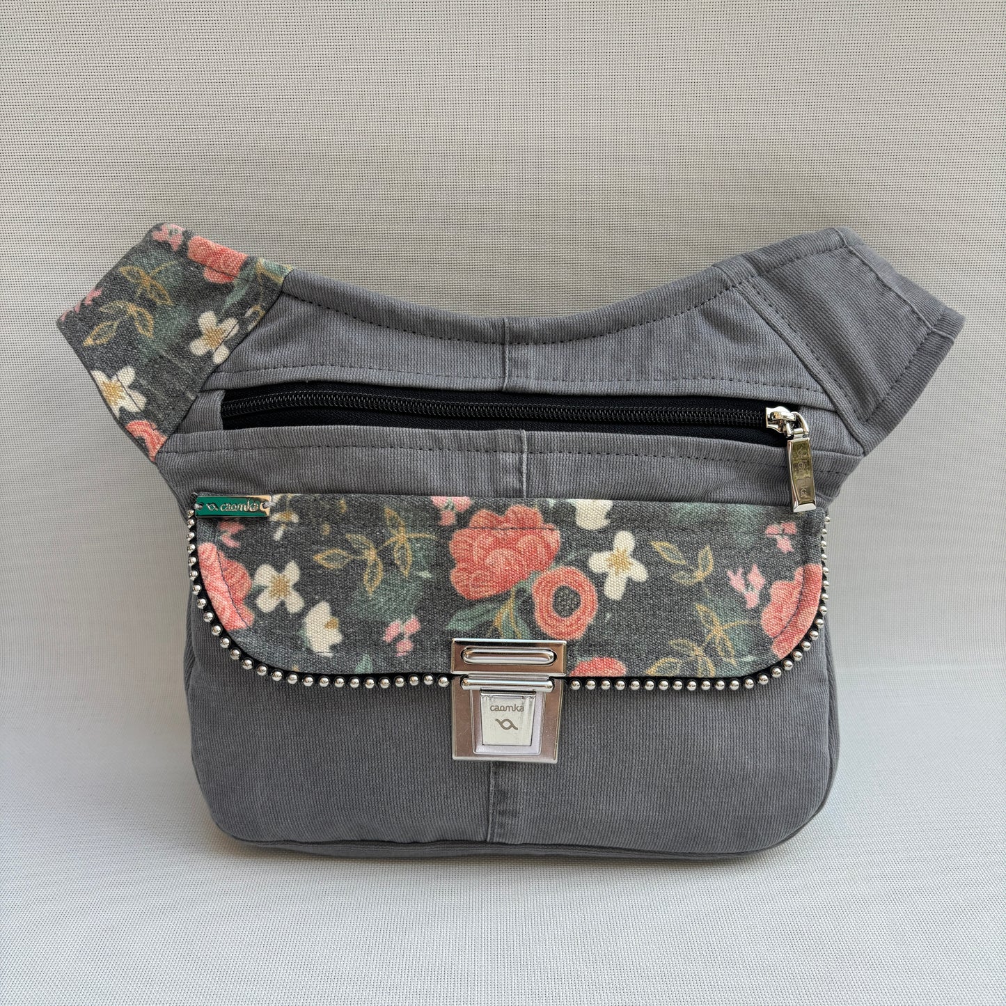 Riñonera "Nepal Rosas Top" ♻️ Jeans Recycled ♻️ · Pieza Única Núm. 17400