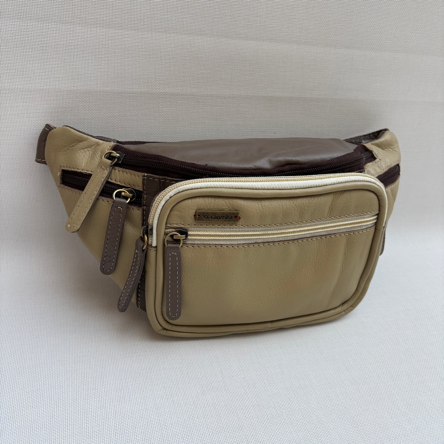 Riñonera RetroChic Analia Elegant Sand · Piel · Pieza Única Núm. 18927