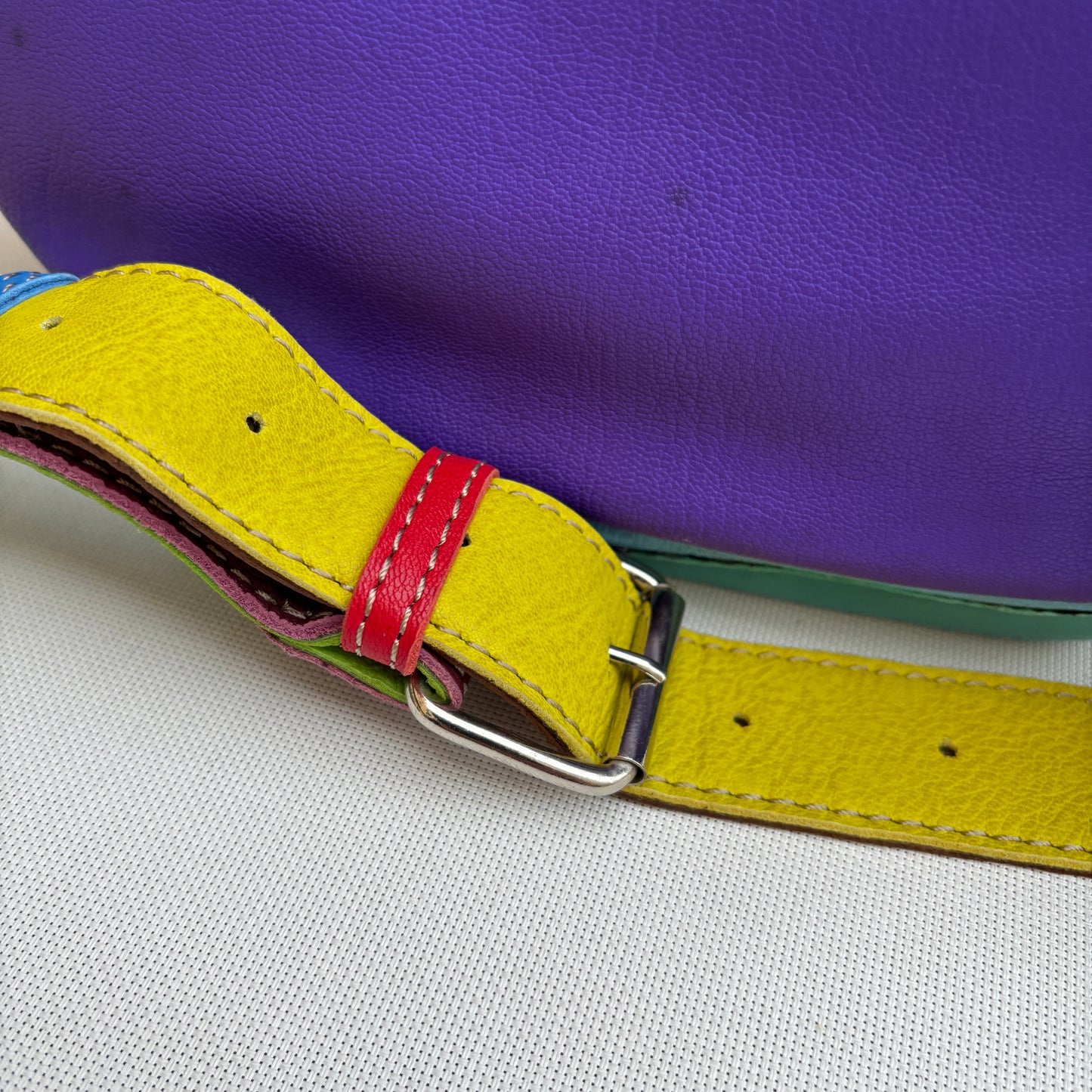 Riñonera RetroChic Analia Happy Colors · Piel · Pieza Única Núm. 18924