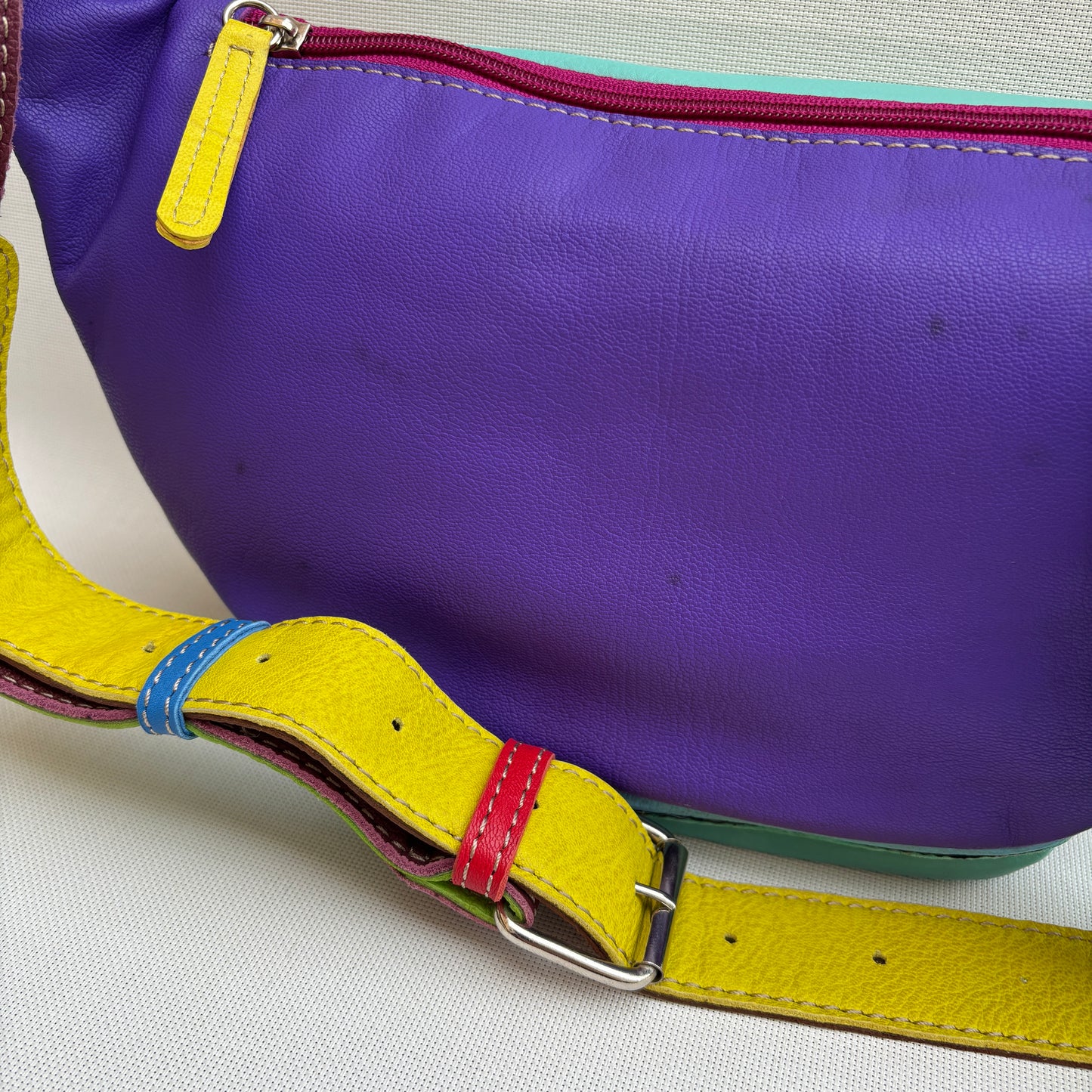 Riñonera RetroChic Analia Happy Colors · Piel · Pieza Única Núm. 18924