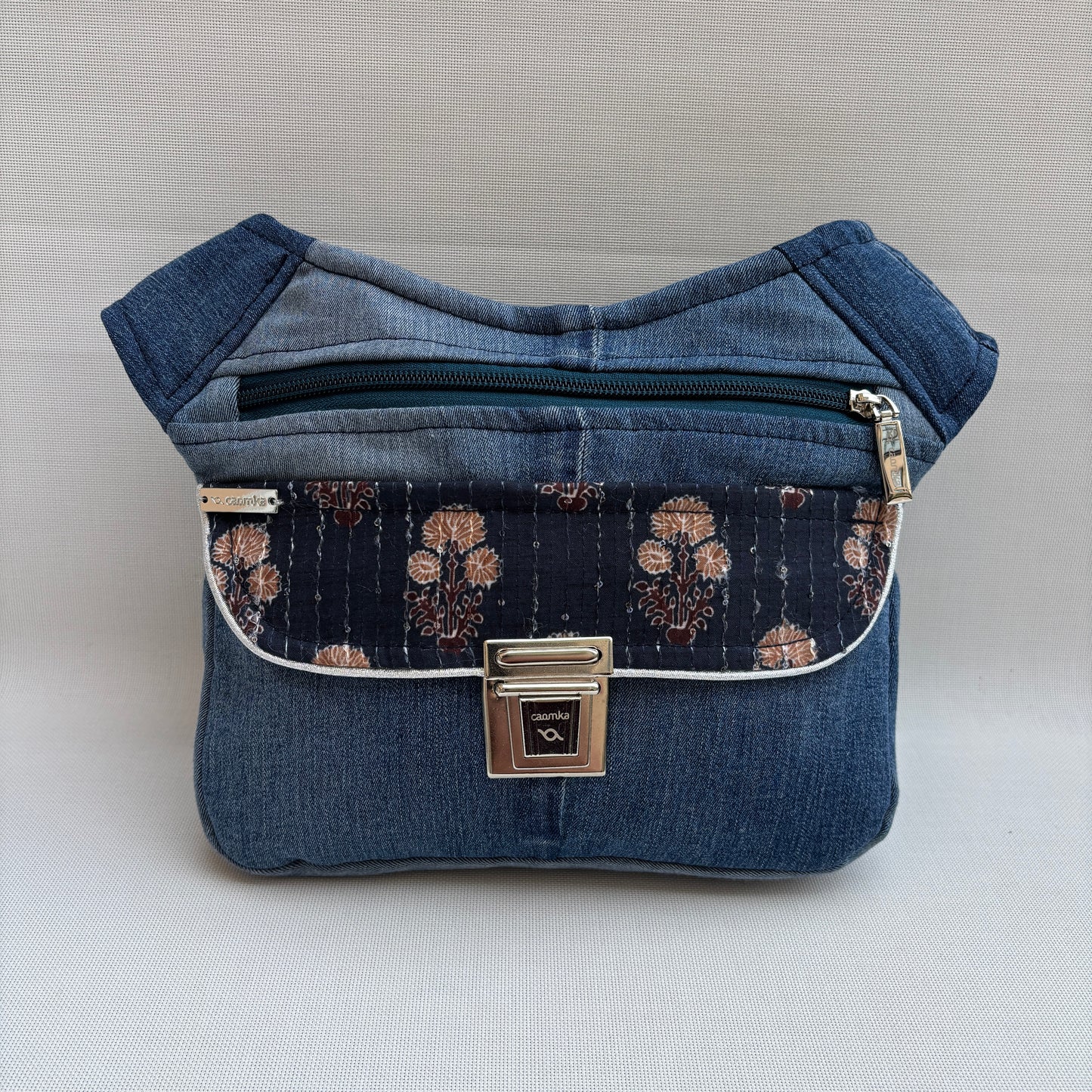 Riñonera "Special ♻️ Jeans Recycled ♻️ Top + Bolsillo trasero con cremallera · Pieza Única Núm. 18838