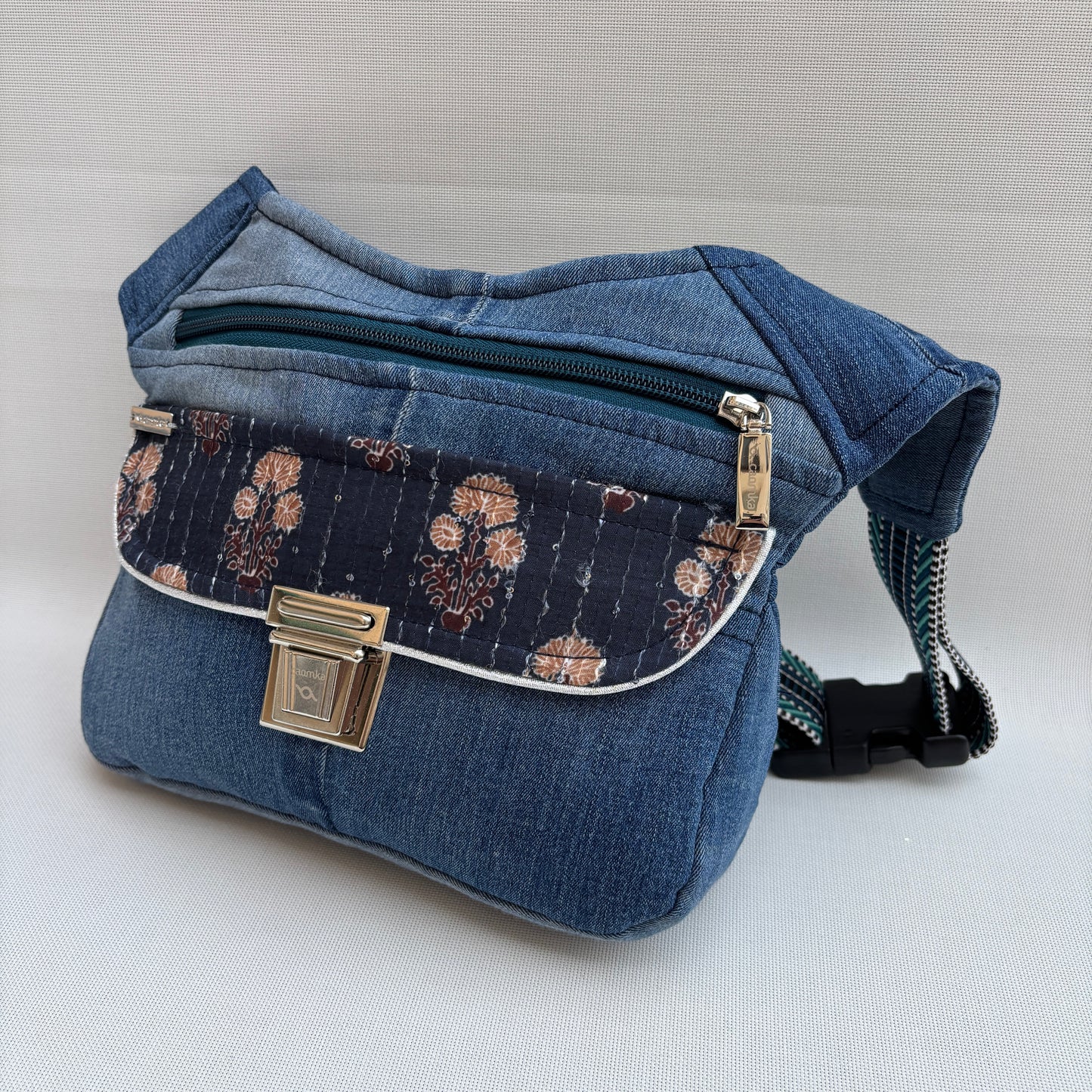 Riñonera "Special ♻️ Jeans Recycled ♻️ Top + Bolsillo trasero con cremallera · Pieza Única Núm. 18838